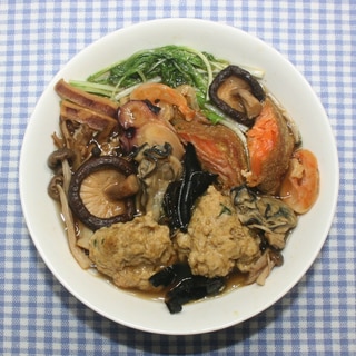 カレー干し鮭と乾燥海鮮＆キノコでブイヤベース風鍋